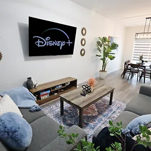 Beautiful With 4 King Beds,airport,disney+ Edmonton